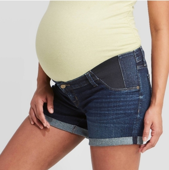 Isabel Maternity by Ingrid & Isabel Pants - Isabelle Maternity Midi Jean Shorts w/ Expandable Side Panels Size 12